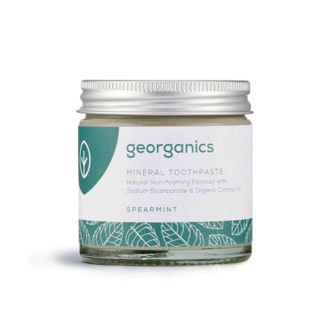 georganics-nachhaltige-zahnpasta-im-glas-spearmint